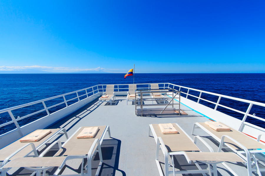 Aqua yacht sundeck galapagos
