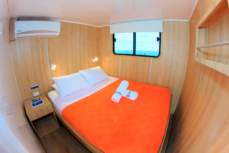 aqua yacht main deck